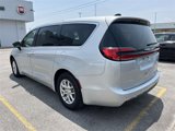 Used 2024 Chrysler Pacifica Touring-L image 4