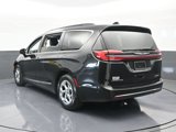 Used 2023 Chrysler Pacifica Limited image 4