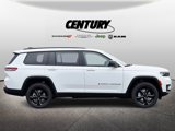 New 2025 Jeep Grand Cherokee L Altitude image 2