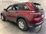 Used 2023 Jeep Grand Cherokee Laredo image 4