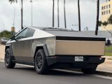 Used 2024 Tesla Cybertruck AWD Crew Cab image 3