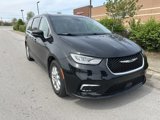 Used 2023 Chrysler Pacifica Touring-L image 3