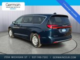 New 2025 Chrysler Pacifica Select image 3