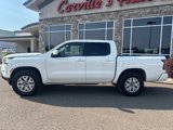 Used 2024 Nissan Frontier SV image 2