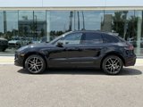 Certified 2025 Porsche Macan image 2
