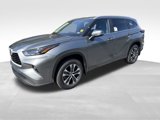 New 2025 Toyota Highlander XLE image 1