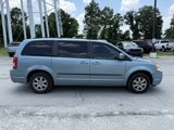 Used 2010 Chrysler Town & Country Touring image 5