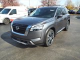 New 2025 Nissan Pathfinder Platinum image 3
