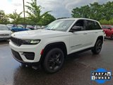 Used 2025 Jeep Grand Cherokee Altitude image 3