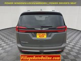 Used 2021 Chrysler Pacifica Touring-L image 3