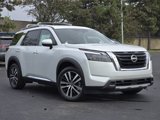 New 2025 Nissan Pathfinder Platinum image 2