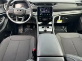 New 2025 Jeep Grand Cherokee Laredo image 5