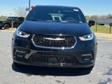 New 2025 Chrysler Pacifica Select image 2