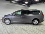 Used 2022 Chrysler Pacifica Touring-L image 2