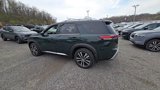 New 2025 Nissan Pathfinder Platinum image 4