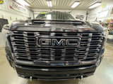 Used 2024 GMC Sierra 2500 Denali Ultimate image 2