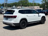 New 2025 Volkswagen Atlas Peak Edition SE image 4