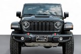 Used 2025 Jeep Gladiator Mojave w/ Convenience Group image 3