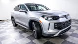 New 2025 Volkswagen Tiguan SE image 3