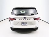 Used 2022 Toyota Sienna XLE image 6