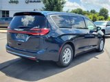 New 2025 Chrysler Pacifica Select image 3