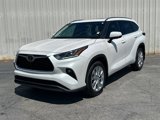 Used 2024 Toyota Highlander LE image 2