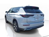New 2025 Mitsubishi Outlander SE image 5