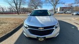 Used 2019 Chevrolet Equinox LT image 2