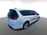 Used 2024 Chrysler Pacifica Touring-L image 4