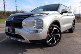 Used 2023 Mitsubishi Outlander SE image 2
