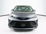 Used 2025 Toyota Sienna LE image 2