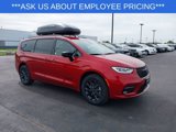 New 2025 Chrysler Pacifica Select w/ Uconnect Theater Family Group image 2