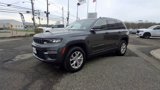 Used 2022 Jeep Grand Cherokee Limited image 3