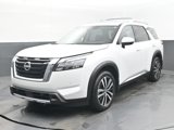 New 2025 Nissan Pathfinder Platinum image 3