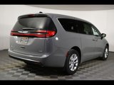 New 2025 Chrysler Pacifica Select image 2