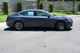 New 2025 Lexus ES 300h w/ Luxury Package image 3