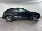 Certified 2024 Porsche Macan image 4