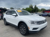 Used 2020 Volkswagen Tiguan SE w/ Panoramic Sunroof Package image 3