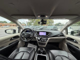 Used 2023 Chrysler Pacifica Touring-L image 4