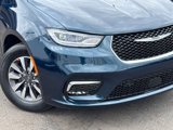 New 2025 Chrysler Pacifica Select image 3