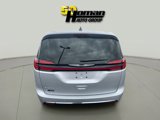 Used 2023 Chrysler Pacifica Touring-L image 4