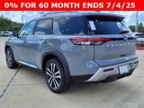 New 2025 Nissan Pathfinder Platinum image 2