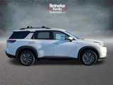 New 2025 Nissan Pathfinder SV image 4