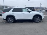 New 2025 Nissan Pathfinder SL w/ SL Premium Package image 2