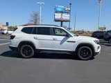 New 2025 Volkswagen Atlas Peak Edition SE image 5