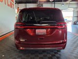 Used 2023 Chrysler Pacifica Touring-L image 5