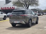 New 2025 Nissan Pathfinder Platinum image 4