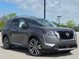 New 2025 Nissan Pathfinder Platinum image 2