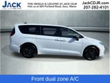 New 2023 Chrysler Pacifica Limited w/ S Appearance Package image 3