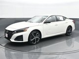 Used 2023 Nissan Altima 2.5 SR image 2